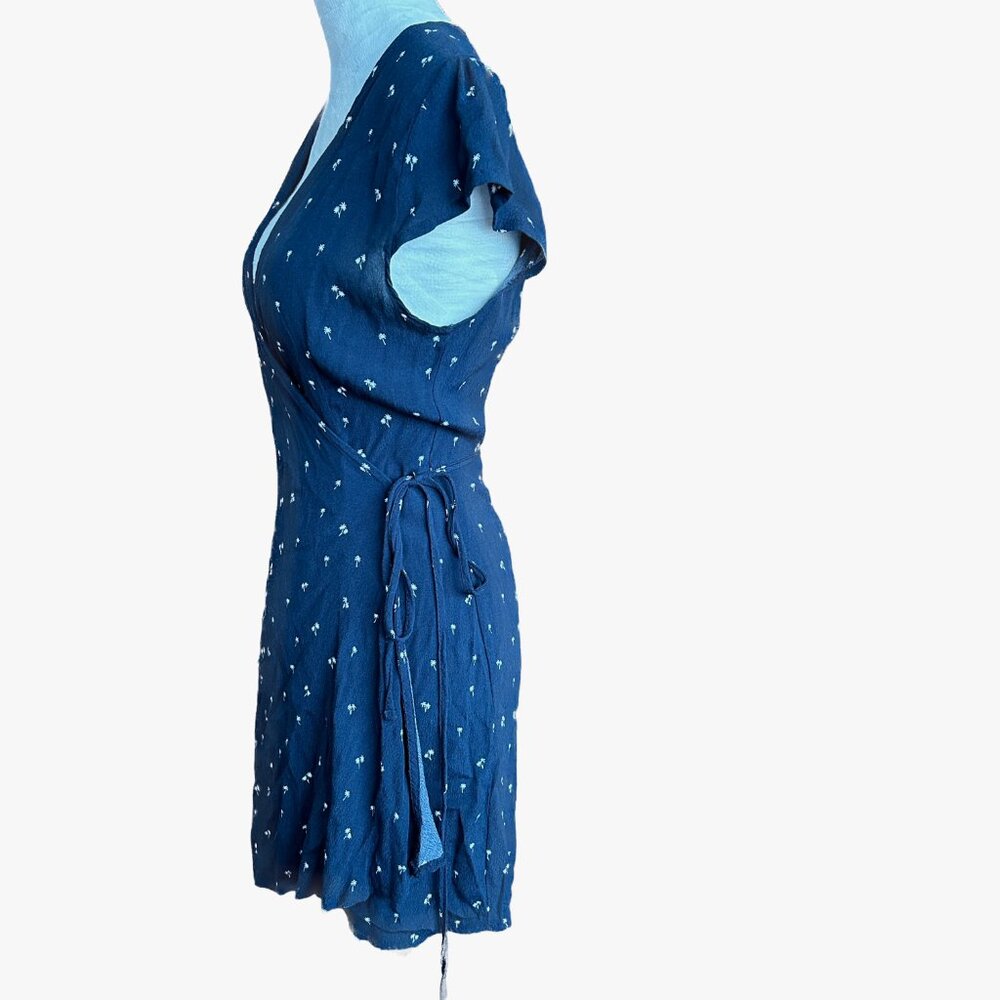 NWOT Brandy Melville wrap dress, Med - Picture 3 of 3